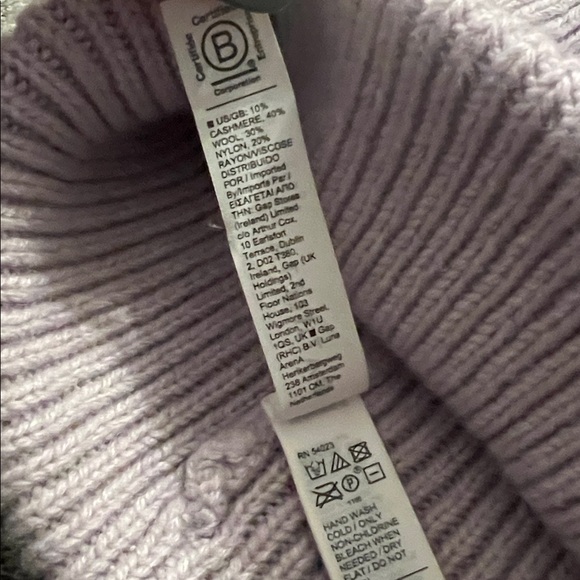 Athleta Daily Knit Beanie One Size Cashmere Wool Blend in Lavender and White - Picture 4 of 5